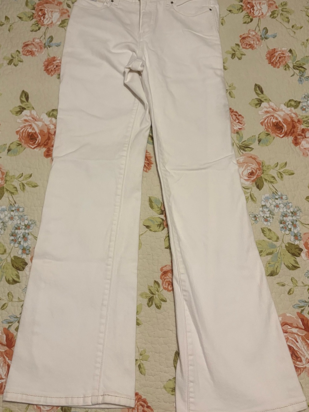 Levi's 512 Women's Size 6M White Perfectly Slimming Bootcut Jeans